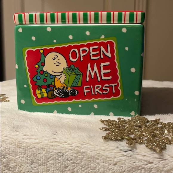 Peanuts Snack Jark - jolly holiday ๐๐โฅ๏ธ๐ - Picture 1 of 9